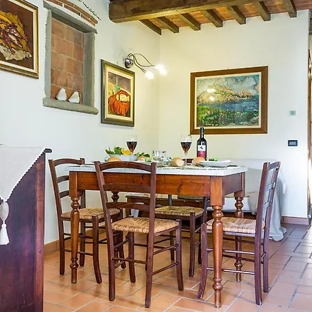 Cozy In Buggiano With Wifi