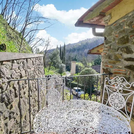 Cozy In Buggiano With Wifi Feriehus
